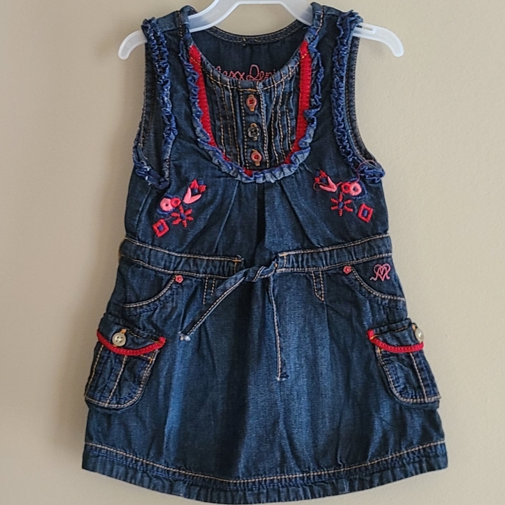 Adorable Mexx sleeveless embroidered denim dress